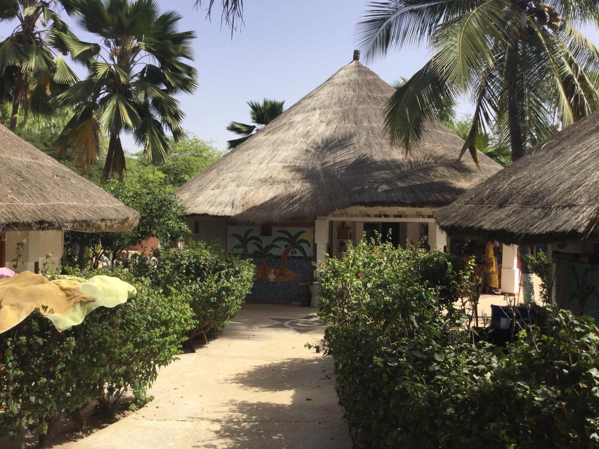 Keur Des Pecheurs Chez Ivan Ouoran Exterior photo